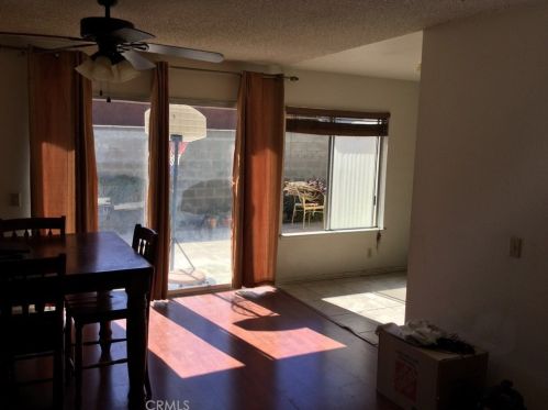 6899 Crest Ave, Riverside CA  92503-1162 exterior