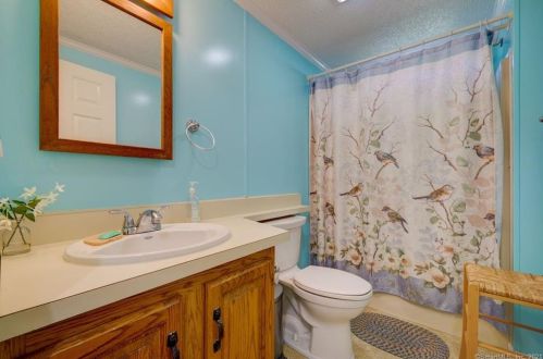 4 Three Garden Ter, Southington CT  06489-1828 exterior