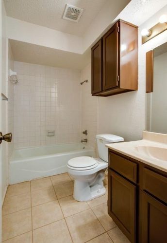 2263 Jackson Cir, Carrollton TX 75006-1655 exterior