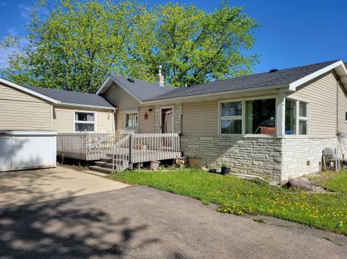 42678 Poplar St, Antioch, IL 60002-9146