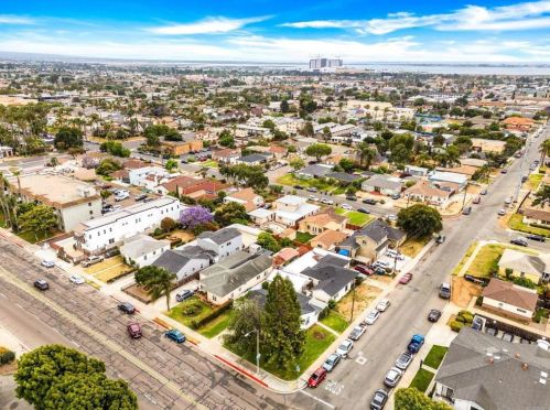 156 4 Ave, Chula Vista CA  91910-1707 exterior