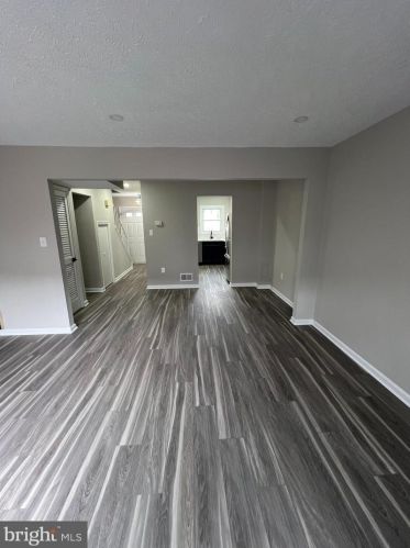 4613 Whitaker Pl, Woodbridge, VA 22193-3023