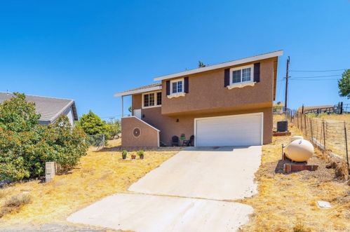 15152 Ojibwa Pl, Leona Valley, CA 93532-1302