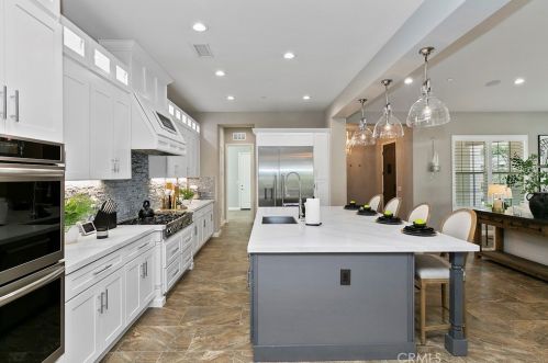 1769 Green Orchard Pl, Riverside CA  92508-8746 exterior