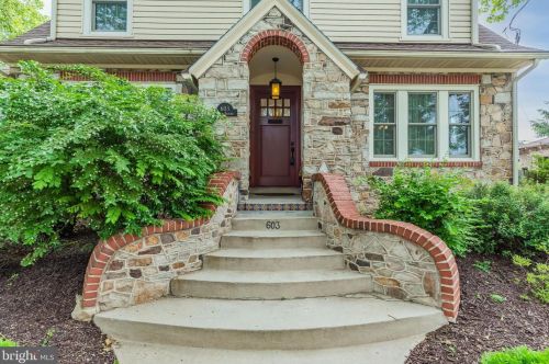 603 Bedford St, Carlisle, PA 17013-4101