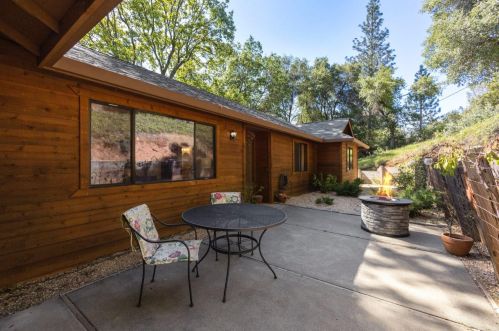 18048 Zelinsky Ct, Tuolumne, CA 95379-9681