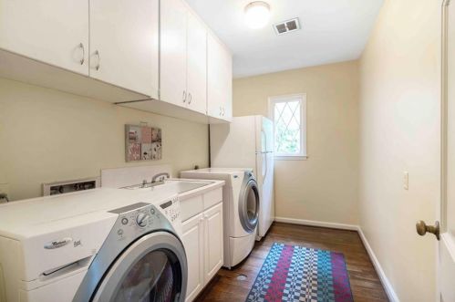 4247 Harrogate Dr, Atlanta GA  30327-3624 exterior