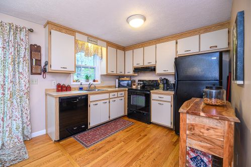 143 Winterwood Dr, Londonderry, NH 03053-3363