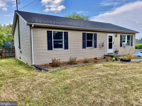 204 Old Chapel Ave, Boyce, VA 22620-9620