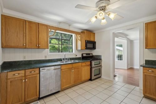 3180 Harris Dr, Atlanta GA  30344-4403 exterior