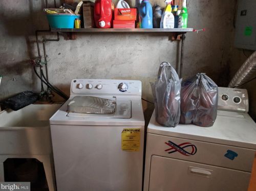 6043 Keystone St, Philadelphia PA 19135-2814 exterior