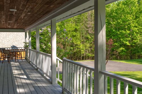 2 Youngs Ln, Freeport ME  04032-6261 exterior