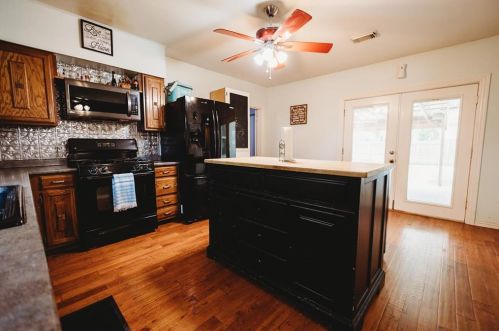 800 Morgan St, Angleton TX 77515-4722 exterior