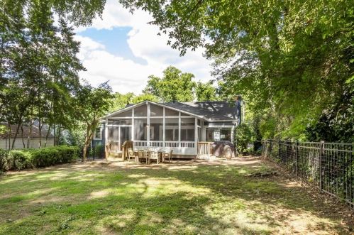 2070 Dellwood Dr, Atlanta GA  30309-1243 exterior