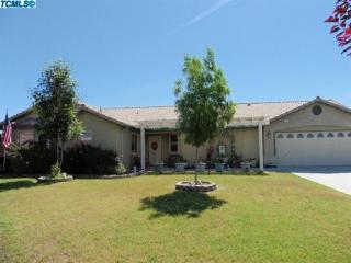 690 Crescent Ln, Lemoore, CA 93245-4953