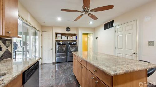 5 Boxwood Rd, Piscataway NJ 08854-5942 exterior