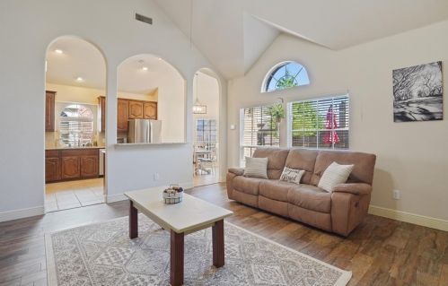 5724 Diamond Valley Dr, Fort Worth TX  76179-7607 exterior