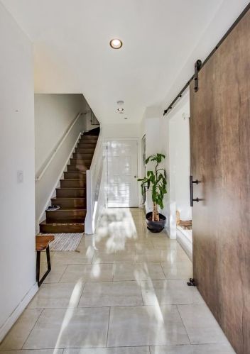 2404 Bross Ave, Chicago, IL 60608-5168