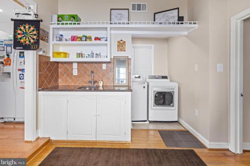 7319 Beverly Park, Springfield VA  22150-3162 exterior