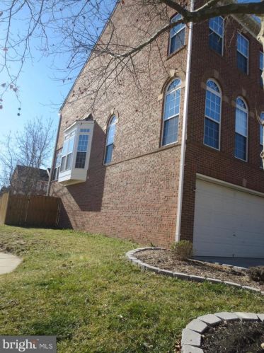 8361 Derwent Valley Ct, Lorton, VA 22079-5013