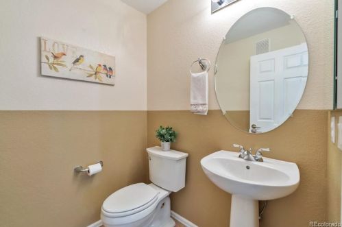 7870 Quatar Ct, Aurora CO 80015-5015 exterior