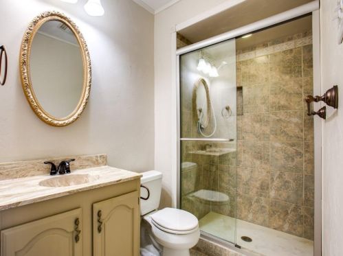 2713 Esquire Ln, Garland TX  75044-6167 exterior