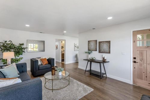 387 Smithwood St, Milpitas CA  95035-4126 exterior