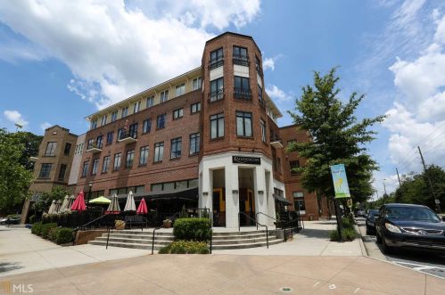 2382 Ewing Dr, Atlanta GA  30319-3929 exterior