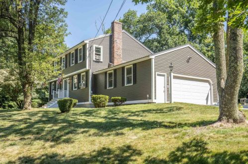 1 Marie Ave, Pelham, NH 03076-3258
