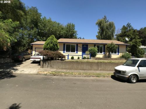 9325 Tangela Ct, Portland, OR 97223-6326