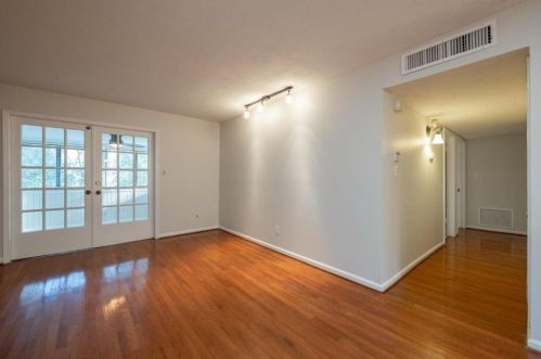 82 Adrian Pl, Atlanta GA  30327-4028 exterior