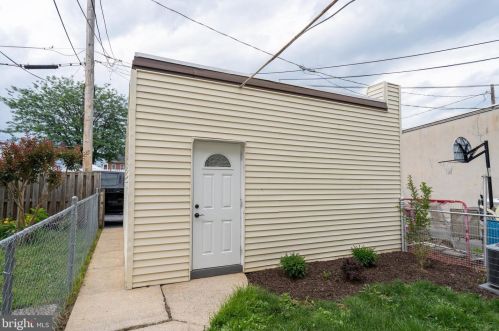 131 Ross St, Lancaster PA  17602-1926 exterior