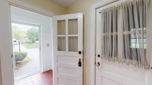 24 Eastman St, Nashua, NH 03060-5860