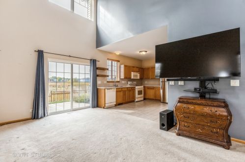 1260 Parkview Dr, Antioch, IL 60002-7297