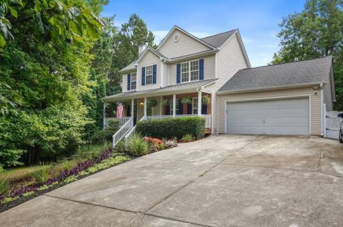 3272 Victoria Place Dr, Loganville, GA 30052-6802
