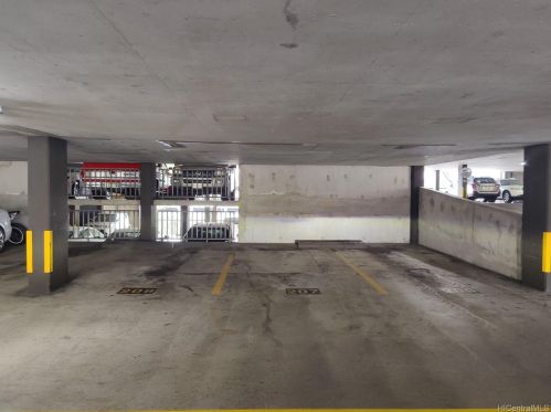 60 Beretania St, Honolulu HI  96817-4752 exterior