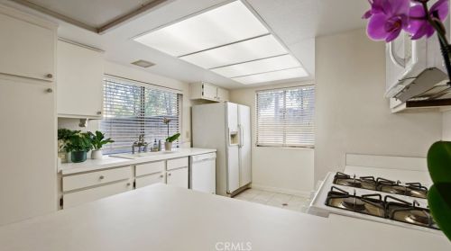 844 Daffodil Dr, Riverside CA  92507-6372 exterior