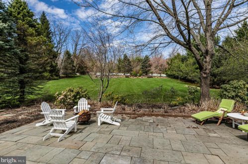 1 Tomlyn Dr, Princeton NJ  08540-4316 exterior