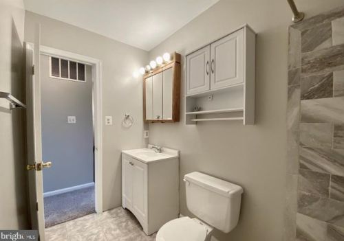 4645 Charlton Ct, Woodbridge VA  22193-3000 exterior