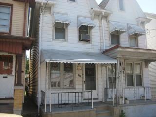 326 6th St, Lebanon, PA 17046-4828