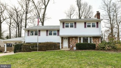 7609 Dunston St, Springfield VA  22151-2610 exterior