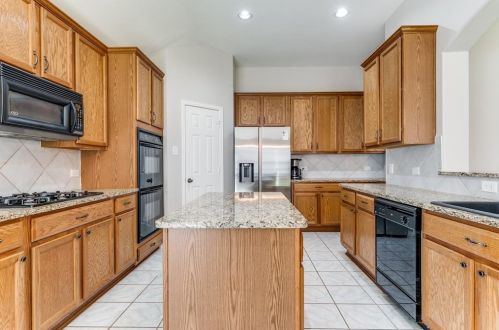 403 Canadian Trl, Midlothian TX  76063-7563 exterior