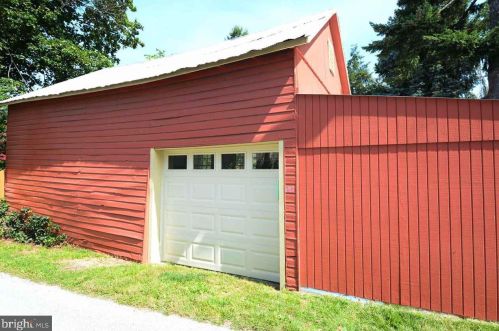 501 Baer Ave, Hanover PA 17331-2703 exterior