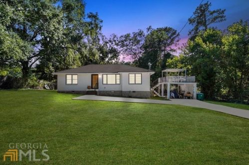 2037 River Rd, Ellenwood, GA 30294-1013