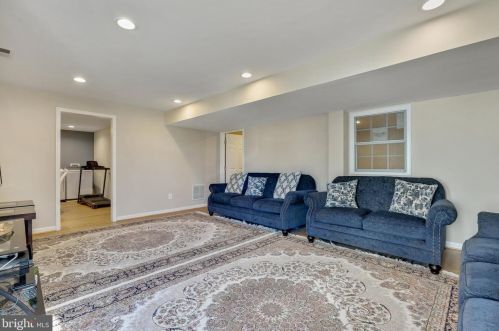 17 Barbara Ellen Pl, Lovettsville, VA 20180-8649