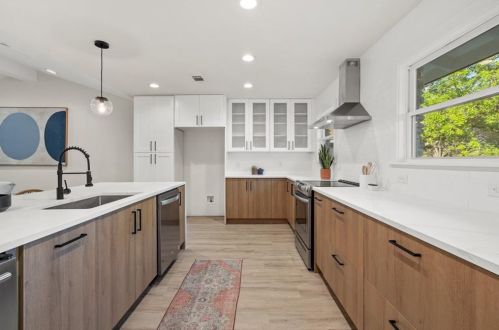 5006 Buffalo Pass, Austin TX  78745-2832 exterior