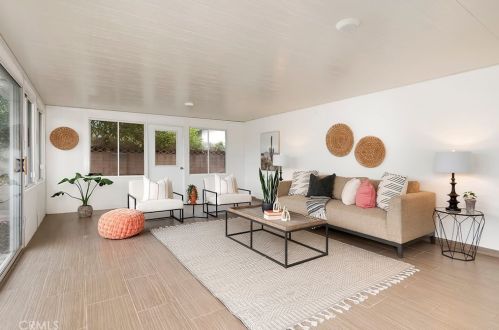 1527 Palais Rd, Anaheim CA  92802-2104 exterior