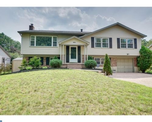 668 Southwick Rd, Somerdale, NJ 08083-2314