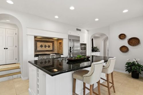 16 Dreamlight, Irvine CA  92603-4258 exterior