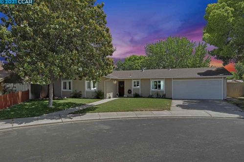 2032 Plumtree Pl, Manteca, CA 95336-2612